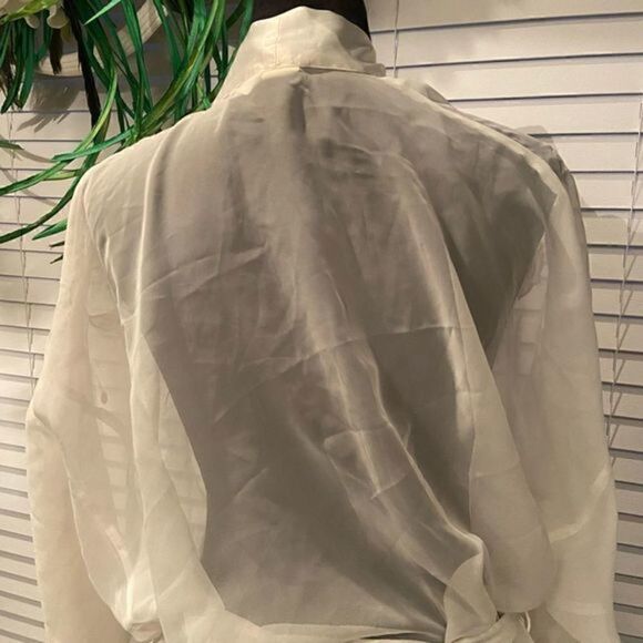 𝅺victoria’s secret sheer robe‎ color is white size medium great condition - Picture 6 of 7